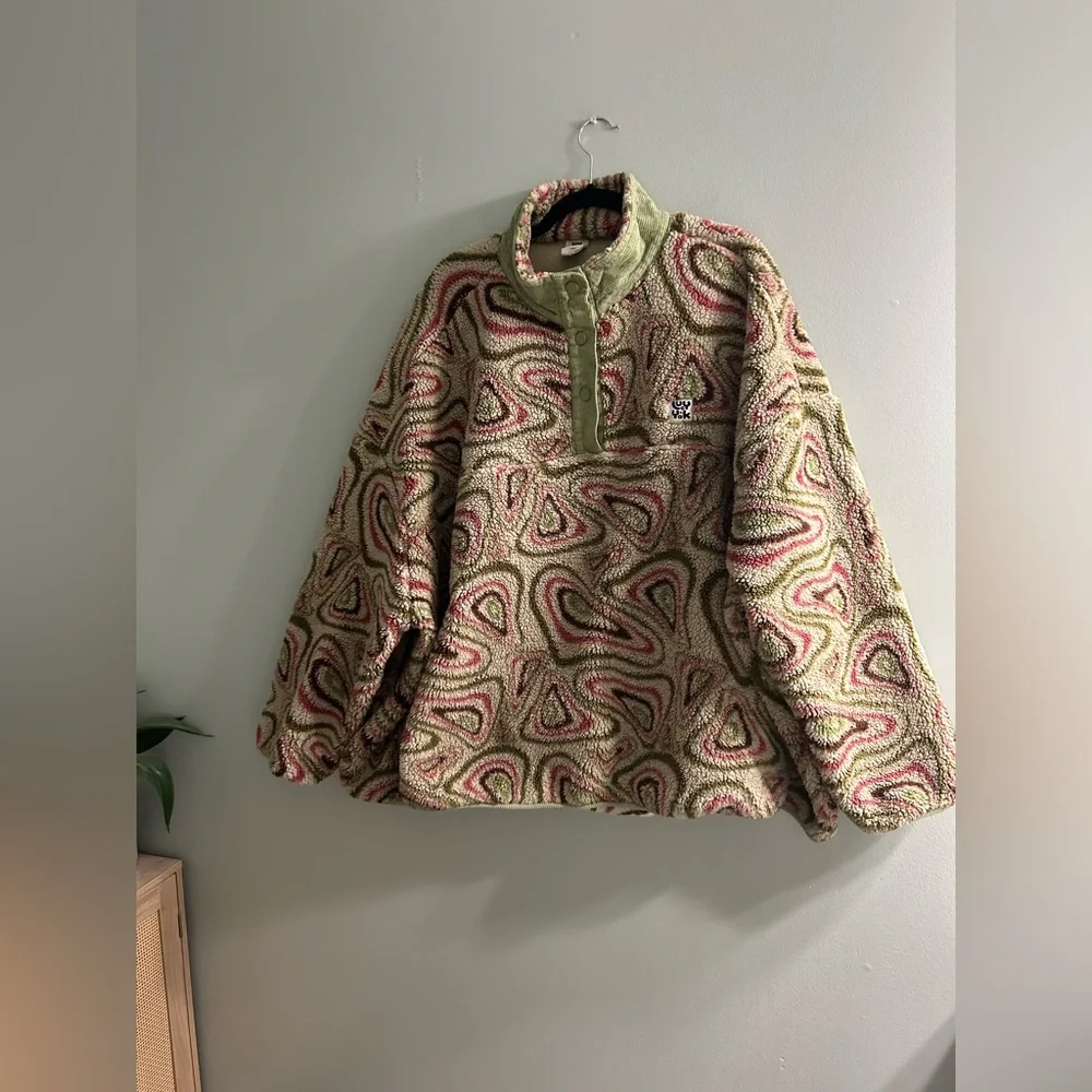 Lucy & Yak Borg Fleece in the Yosemite print - Picture 6 of 12